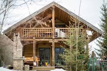 Фото номера Дом с 4 спальнями Лоджи Cabana La Panţiru г. Văleni-Stînişoara 7